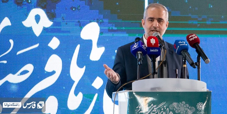 سازمان اقتصادی کوثر کشور را از واردات مرغ بی‌نیاز کرد